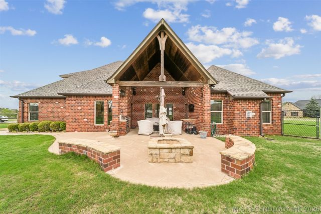 6381 N Locust Lane, Owasso, OK 74055