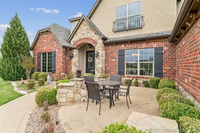 6381 N Locust Lane, Owasso, OK 74055