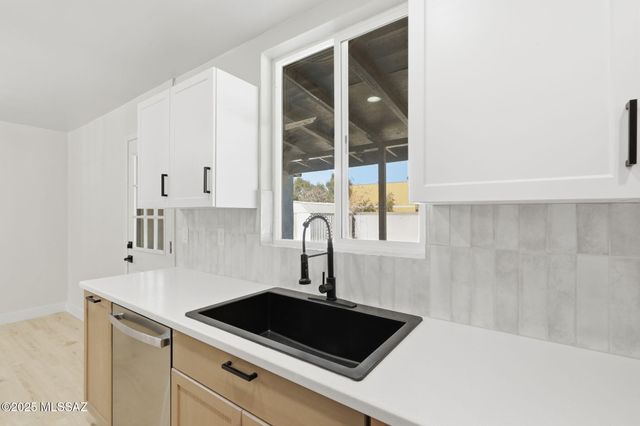 4221 E 31st Street, Tucson, AZ 85711