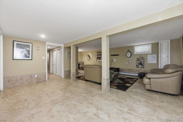 21 Chestnut Street, Massapequa, NY 11758