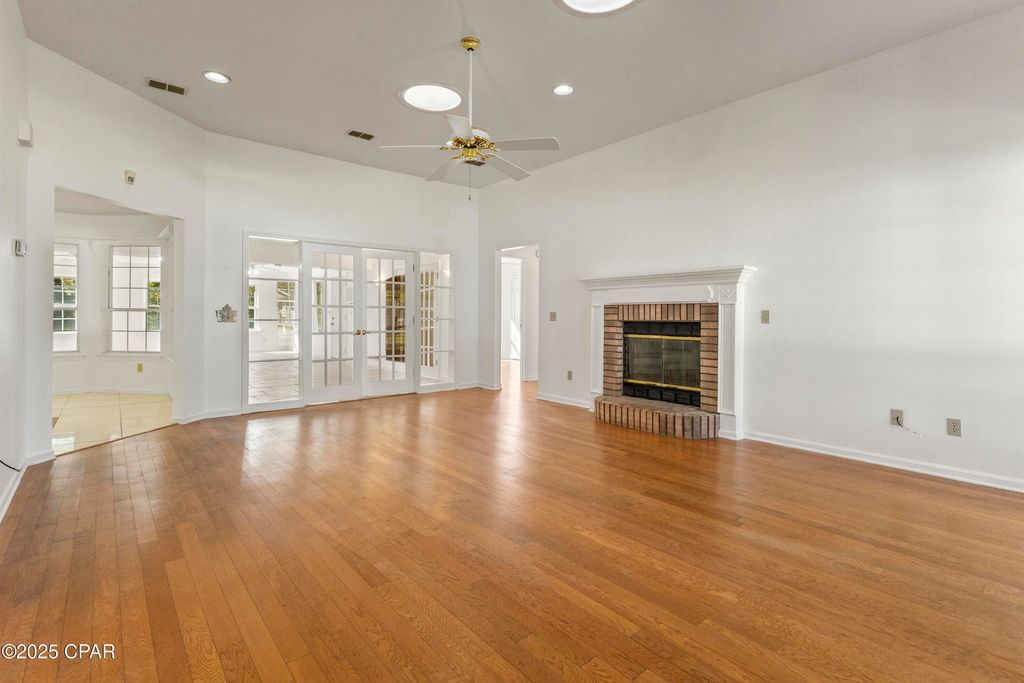 Image 4 of property listing at 333 Moonlight Bay Drive, Panama City Beach, FL 32407