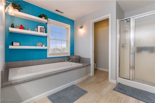 1319 Parkdale Drive, Dover, OH 44622