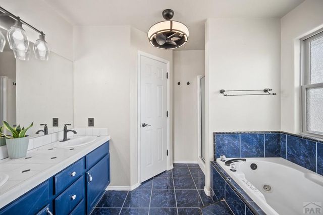 2011 Sundance Dr, Pueblo, CO 81008