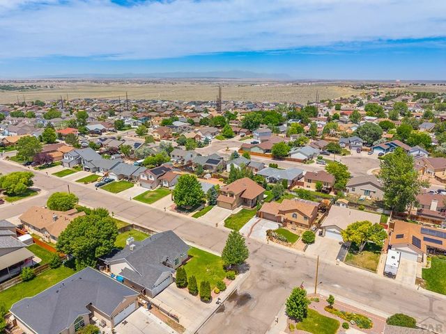 2011 Sundance Dr, Pueblo, CO 81008