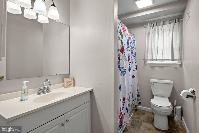 24 EAVES MILL RD, Medford, NJ 08055