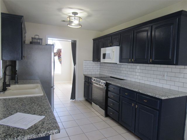 4019 E Fm 120, Denison, TX 75021