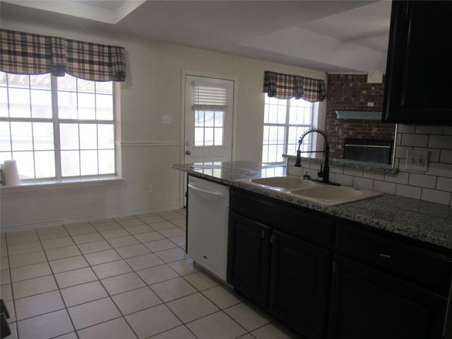 4019 E Fm 120, Denison, TX 75021