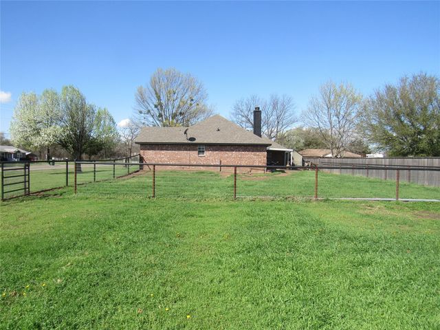 4019 E Fm 120, Denison, TX 75021