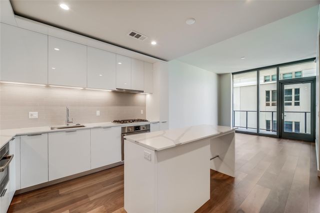 44 East Ave 2503, Austin, TX 78701