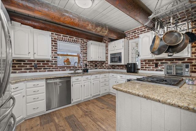 31515 N Cedar Rd, Deer Park, WA 99006