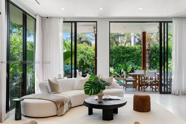 5701 N Bay Rd, Miami Beach, FL 33140