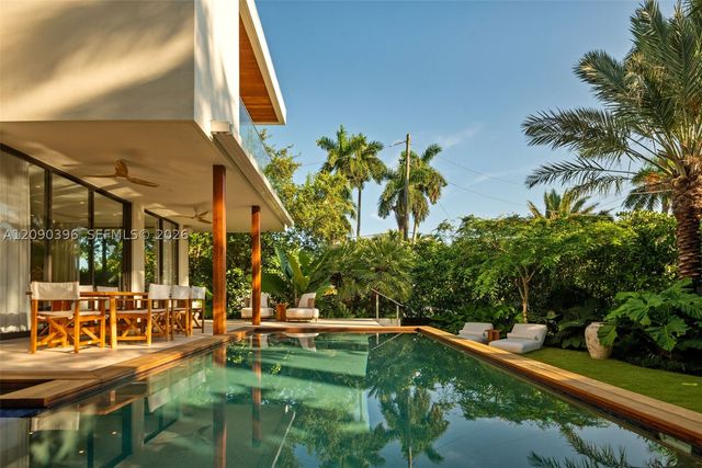 5701 N Bay Rd, Miami Beach, FL 33140