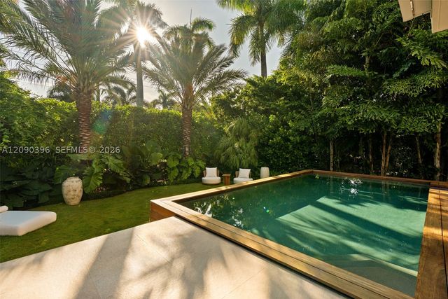 5701 N Bay Rd, Miami Beach, FL 33140
