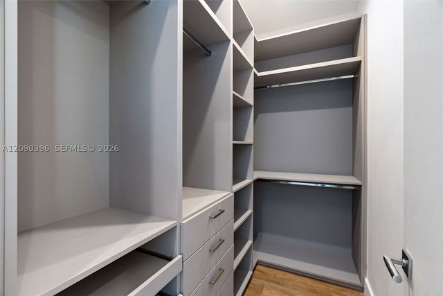 5701 N Bay Rd, Miami Beach, FL 33140