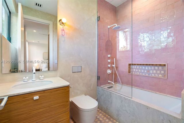 5701 N Bay Rd, Miami Beach, FL 33140