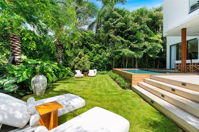 5701 N Bay Rd, Miami Beach, FL 33140