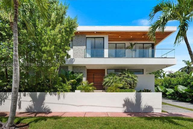 5701 N Bay Rd, Miami Beach, FL 33140