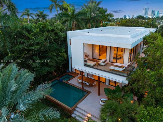 5701 N Bay Rd, Miami Beach, FL 33140