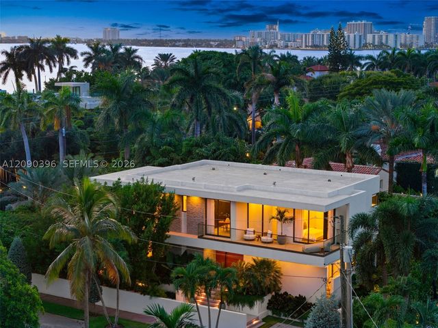 5701 N Bay Rd, Miami Beach, FL 33140