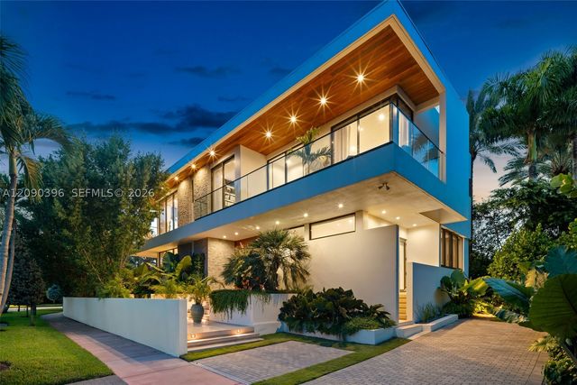 5701 N Bay Rd, Miami Beach, FL 33140