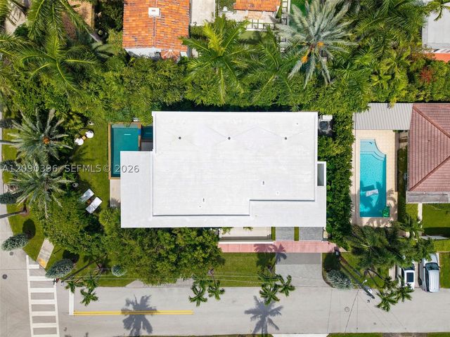 5701 N Bay Rd, Miami Beach, FL 33140