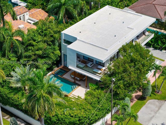 5701 N Bay Rd, Miami Beach, FL 33140