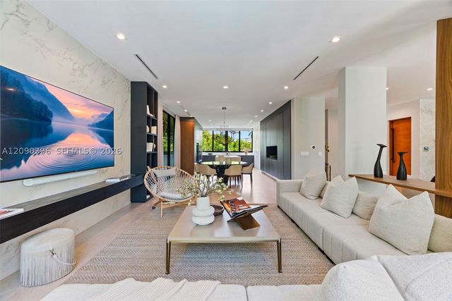 5701 N Bay Rd, Miami Beach, FL 33140