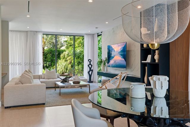 5701 N Bay Rd, Miami Beach, FL 33140