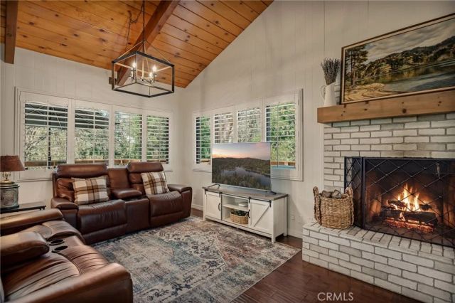 374 Dunant, Crestline, CA 92325