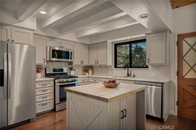 374 Dunant, Crestline, CA 92325