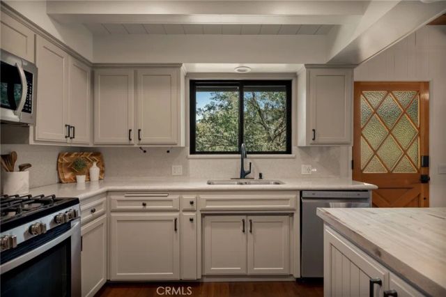 374 Dunant, Crestline, CA 92325