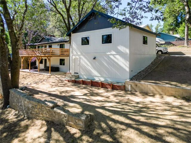 374 Dunant, Crestline, CA 92325