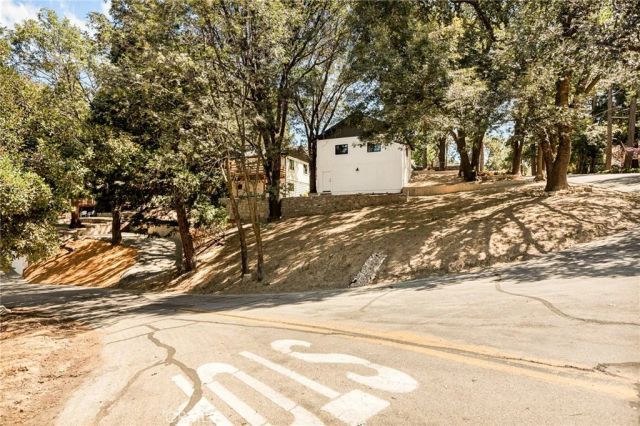 374 Dunant, Crestline, CA 92325