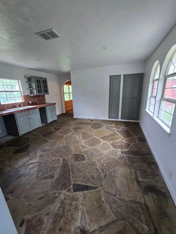 190 Private Road 408, Buffalo, TX 75831