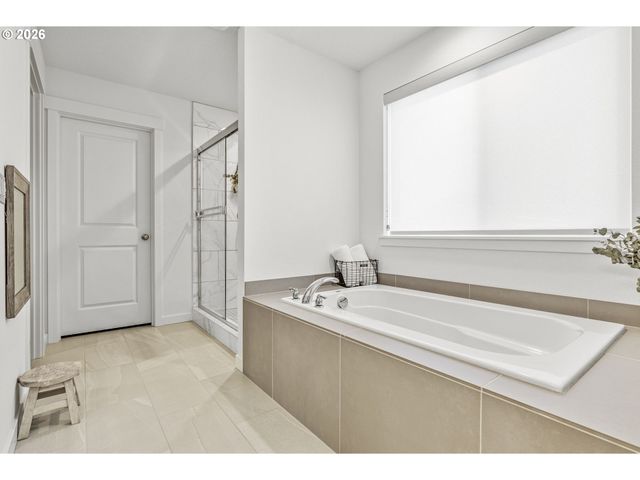 8710 N 1ST St, Ridgefield, WA 98642