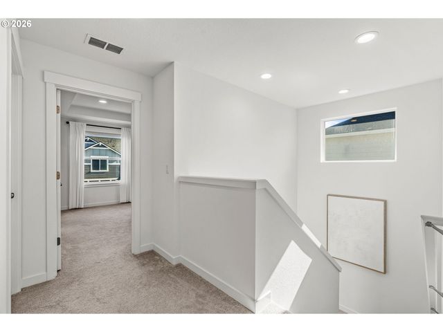 8710 N 1ST St, Ridgefield, WA 98642