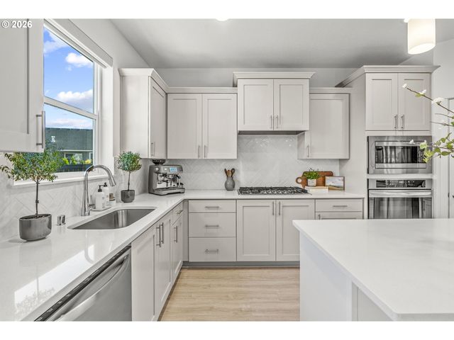 8710 N 1ST St, Ridgefield, WA 98642