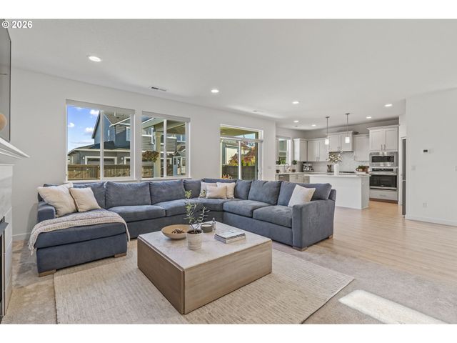 8710 N 1ST St, Ridgefield, WA 98642