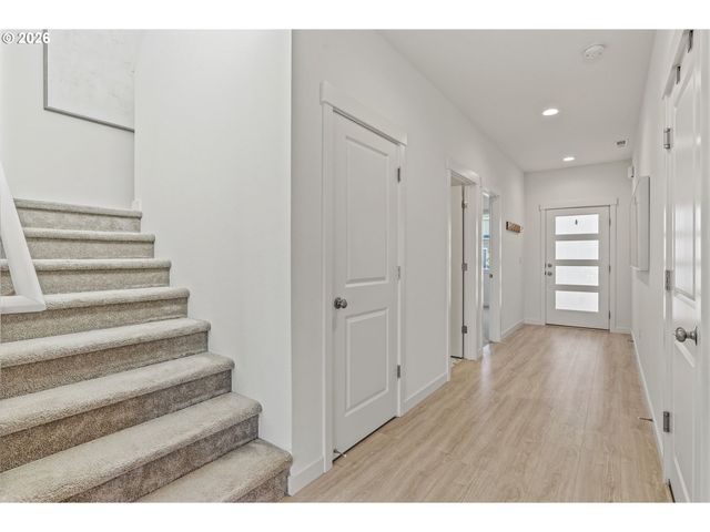 8710 N 1ST St, Ridgefield, WA 98642