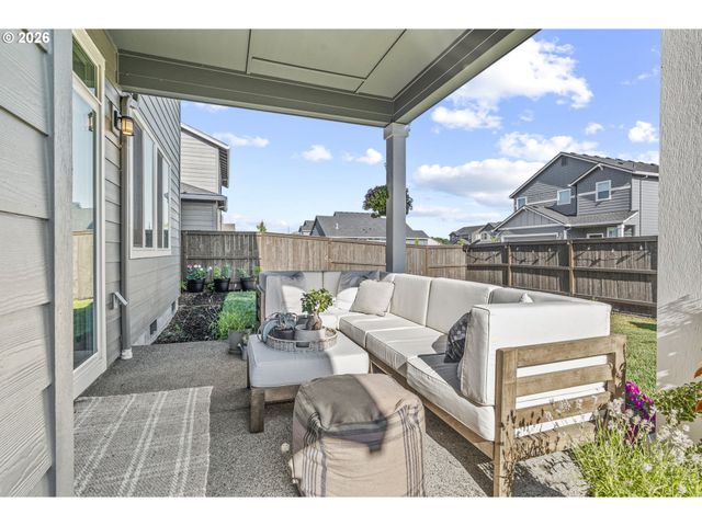 8710 N 1ST St, Ridgefield, WA 98642