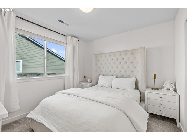8710 N 1ST St, Ridgefield, WA 98642