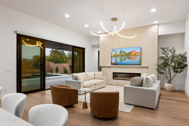 5760 E LOWDEN Road, Cave Creek, AZ 85331