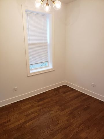 2347 W Taylor Street 3R, Chicago, IL 60612