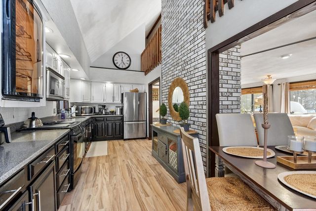 87 Norwood Ave, Leominster, MA 01453