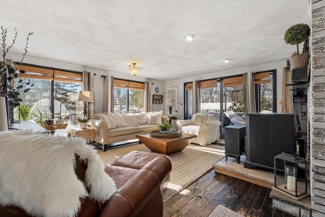 87 Norwood Ave, Leominster, MA 01453