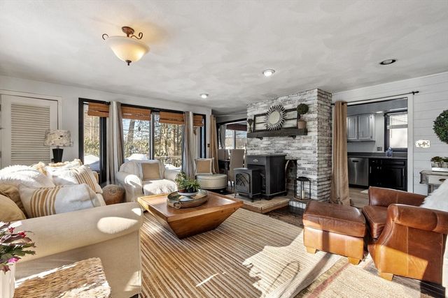 87 Norwood Ave, Leominster, MA 01453