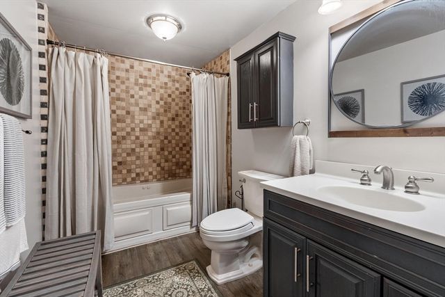 87 Norwood Ave, Leominster, MA 01453