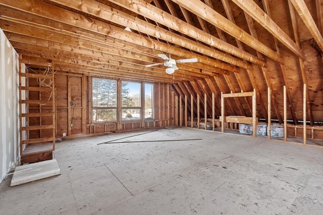 87 Norwood Ave, Leominster, MA 01453