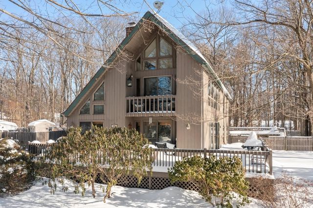 87 Norwood Ave, Leominster, MA 01453