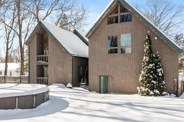 87 Norwood Ave, Leominster, MA 01453